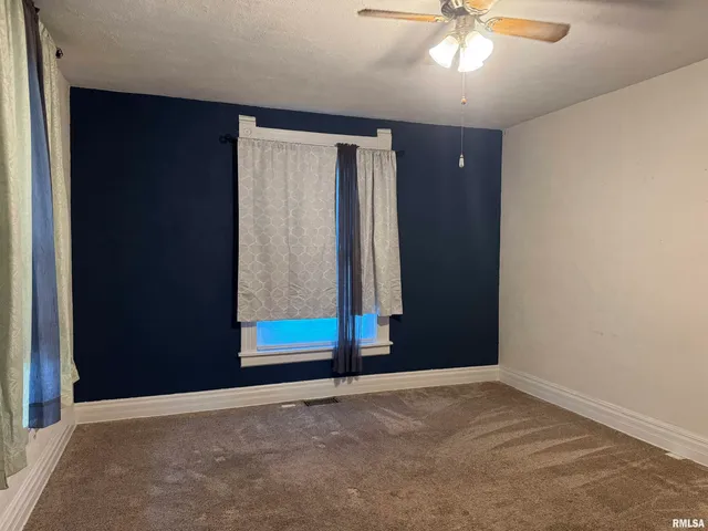 $130,000 | 226 Cass Place, Canton, IL 61520