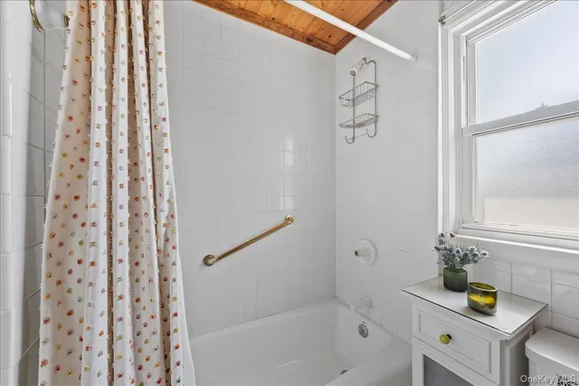 $699,999 | 44 Madison Street, Lynbrook, NY 11563