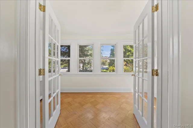 $699,999 | 44 Madison Street, Lynbrook, NY 11563