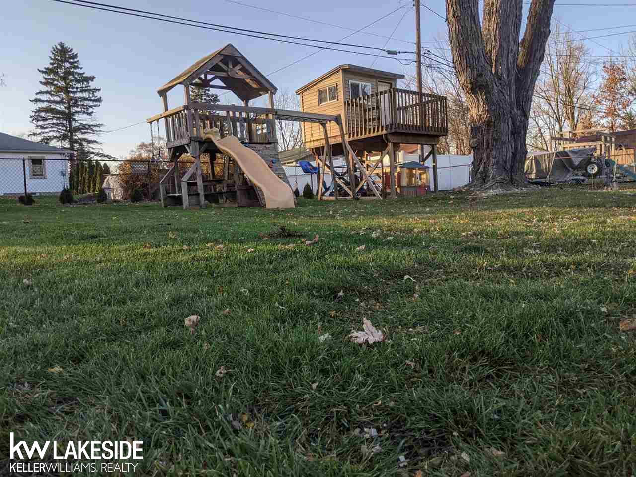 3058 York Road Rochester, MI 48309 - Photo 6 of 20 50028659-5.JPG