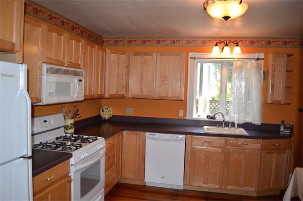 36 Chester Street Melrose, MA 02176 - Photo 4 of 17