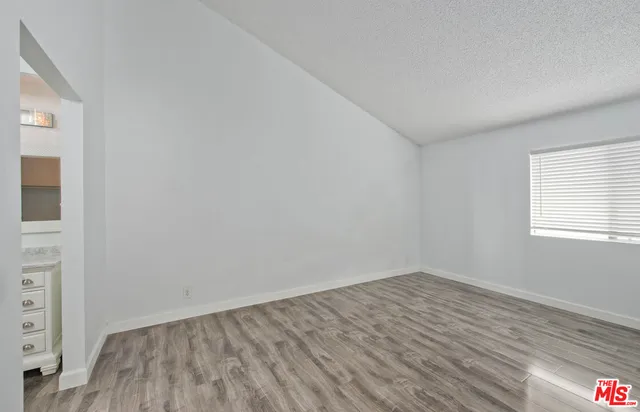 $599,000 | 5800 Owensmouth Avenue, Unit 25, Woodland Hills, CA 91367