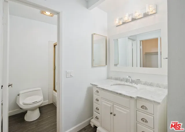 $599,000 | 5800 Owensmouth Avenue, Unit 25, Woodland Hills, CA 91367