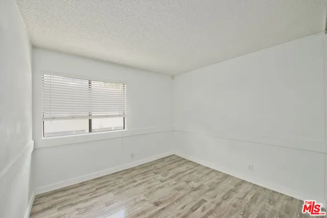 $599,000 | 5800 Owensmouth Avenue, Unit 25, Woodland Hills, CA 91367