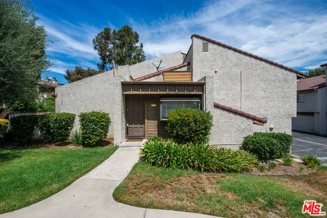 $599,000 | 5800 Owensmouth Avenue, Unit 25, Woodland Hills, CA 91367