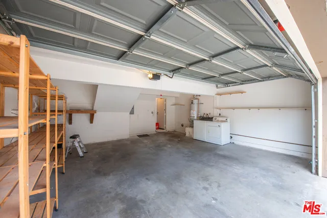 $599,000 | 5800 Owensmouth Avenue, Unit 25, Woodland Hills, CA 91367