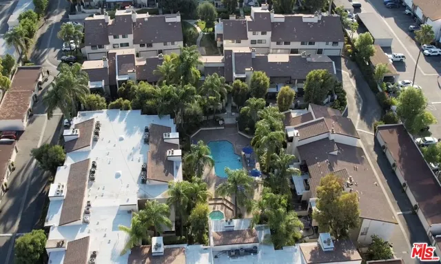 $599,000 | 5800 Owensmouth Avenue, Unit 25, Woodland Hills, CA 91367