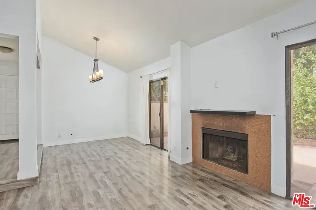 $599,000 | 5800 Owensmouth Avenue, Unit 25, Woodland Hills, CA 91367