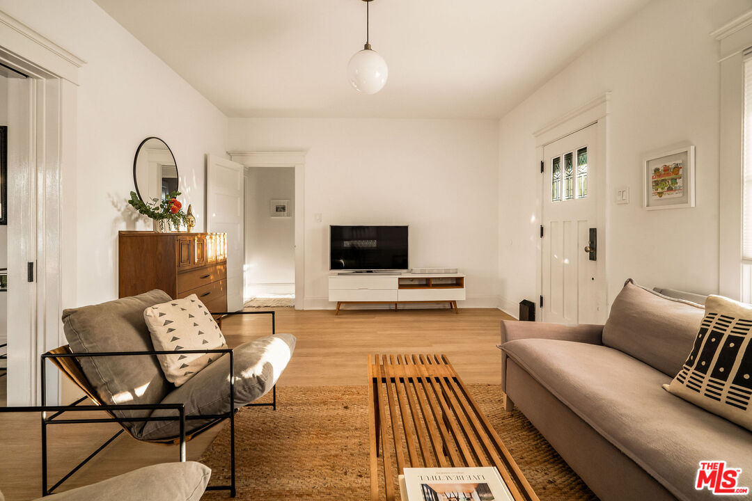 328 Branch Street Los Angeles, CA 90042 - Photo 12 of 30