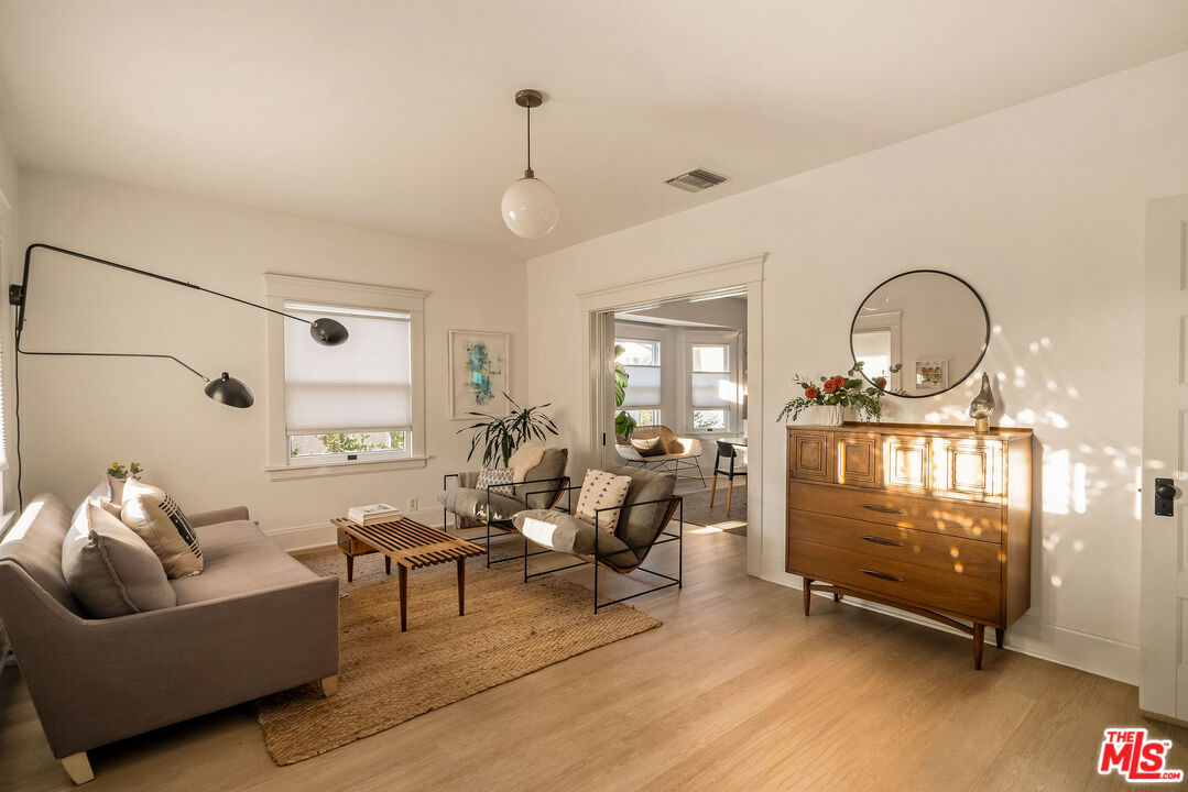 328 Branch Street Los Angeles, CA 90042 - Photo 4 of 30