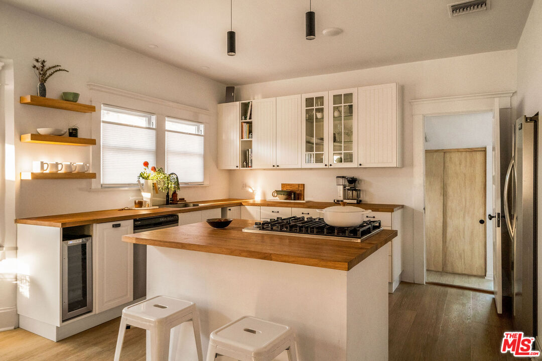 328 Branch Street Los Angeles, CA 90042 - Photo 6 of 30