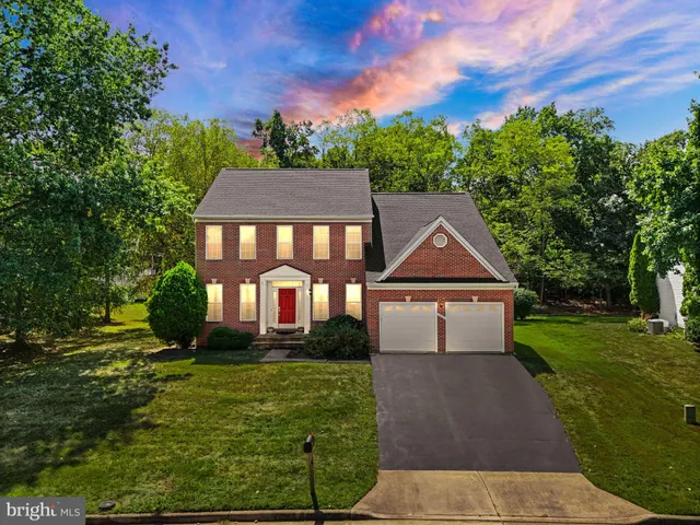 a house view with a outdoor space
