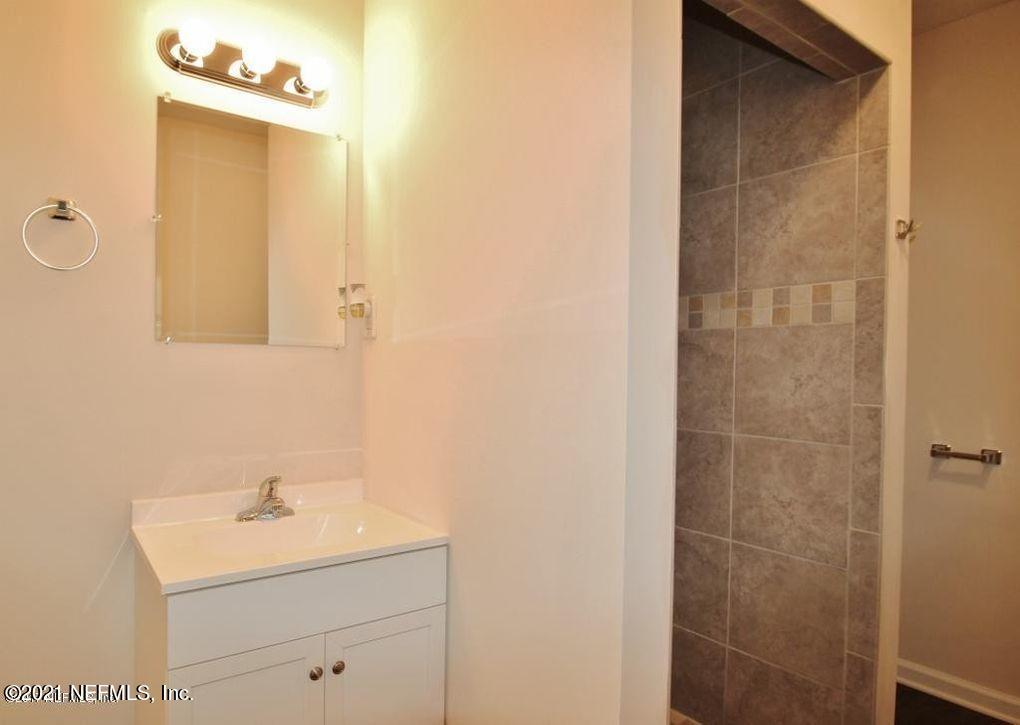 2940 Rhonda Road Jacksonville, FL 32254 - Photo 5 of 9 Master Bath