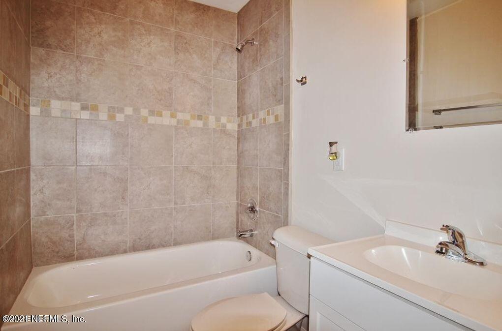 2940 Rhonda Road Jacksonville, FL 32254 - Photo 7 of 9 Bath