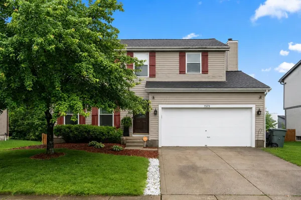 $379,000 | 7573 Harbour Town Drive, Pickerington, OH 43147