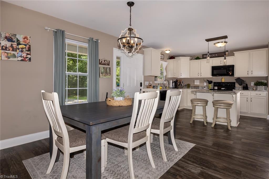 351 Colony Lane Purlear, NC 28665 - Photo 20 of 37 Dining