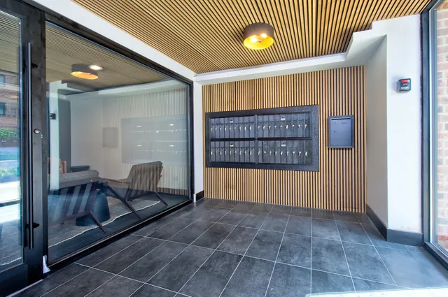 $324,900 | 9396 Landings Lane, Unit 202, Des Plaines, IL 60016