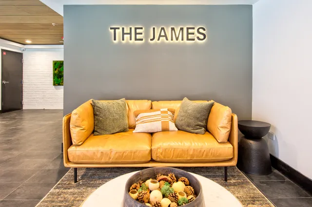 $324,900 | 9396 Landings Lane, Unit 202, Des Plaines, IL 60016