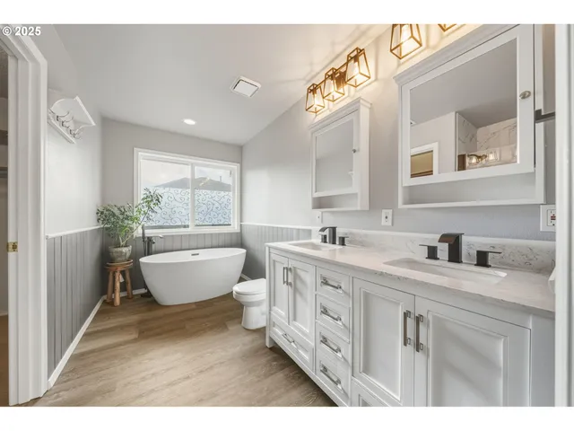 $639,900 | 3075 Northeast 4th Avenue, Hillsboro, OR 97124