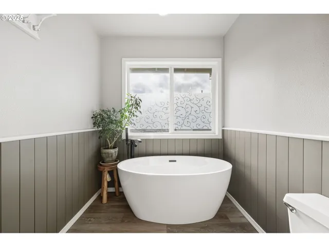 $639,900 | 3075 Northeast 4th Avenue, Hillsboro, OR 97124