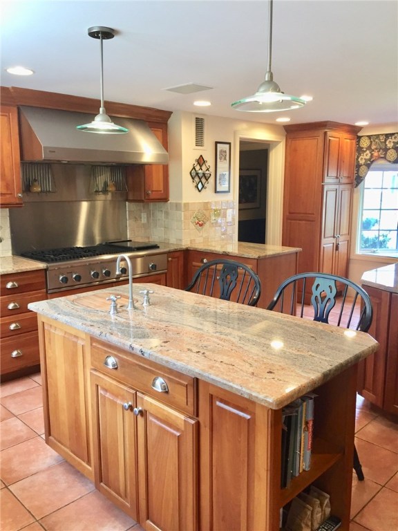 1 Manor Road Barrington, RI 02806 - Photo 5 of 37