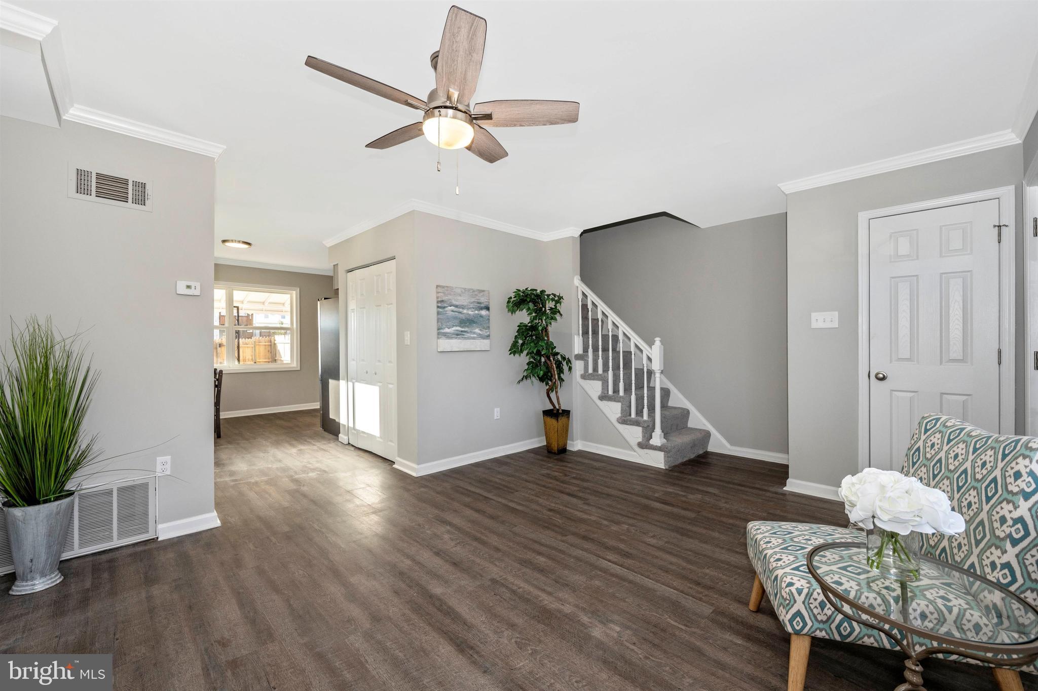 830 Lannerton Road Baltimore, MD 21220 - Photo 7 of 39 Living Room