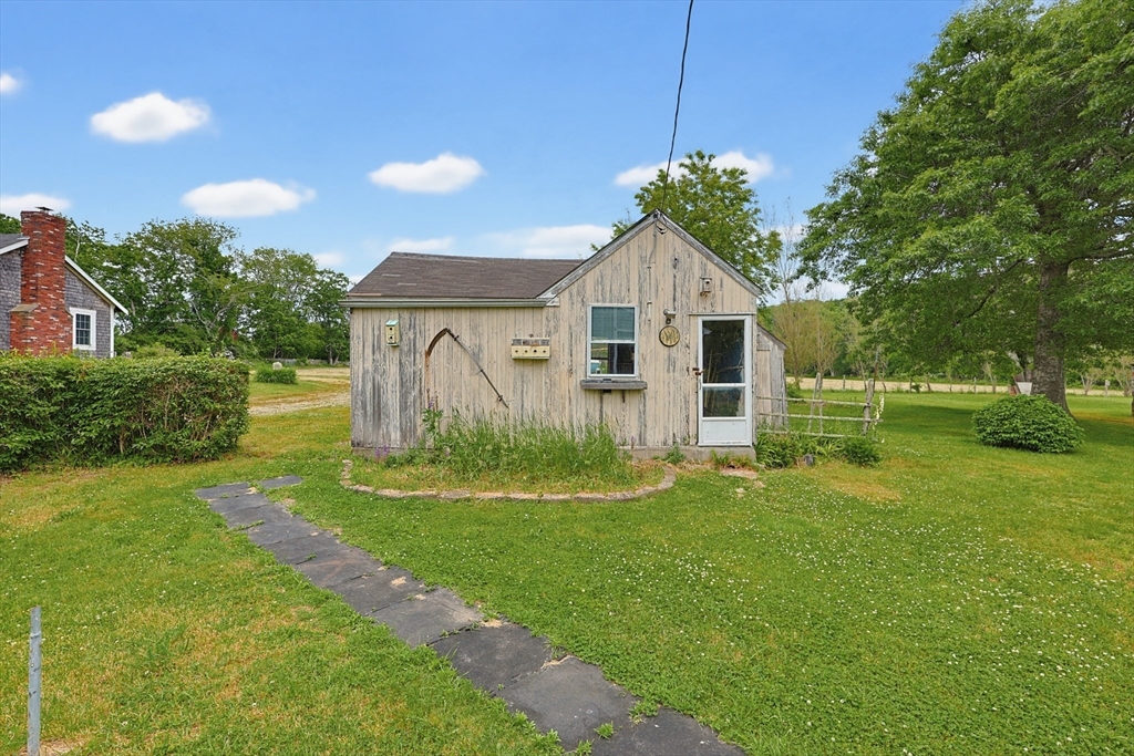144 Horseneck Road Westport, MA 02790 - Photo 10 of 37