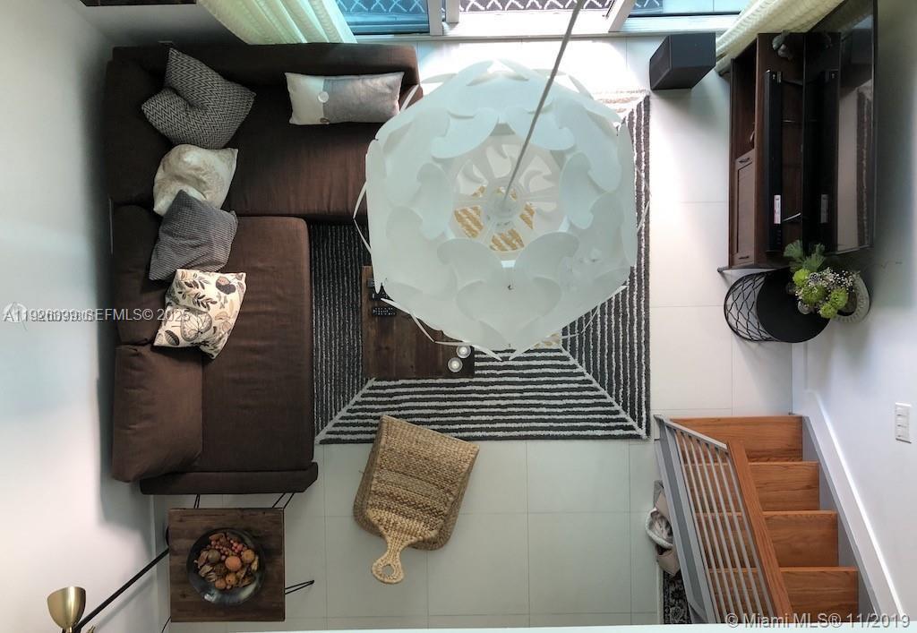 60 Southwest 13th Street, Unit 3218 Miami, FL 33130 - Photo 3 of 11 a view of entryway and livingroom