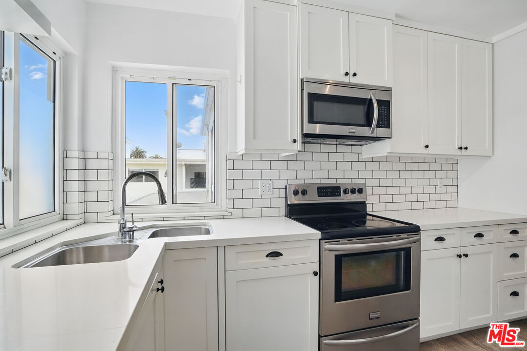 930 3rd Street, Unit 303 Santa Monica, CA 90403 - Photo 18 of 39