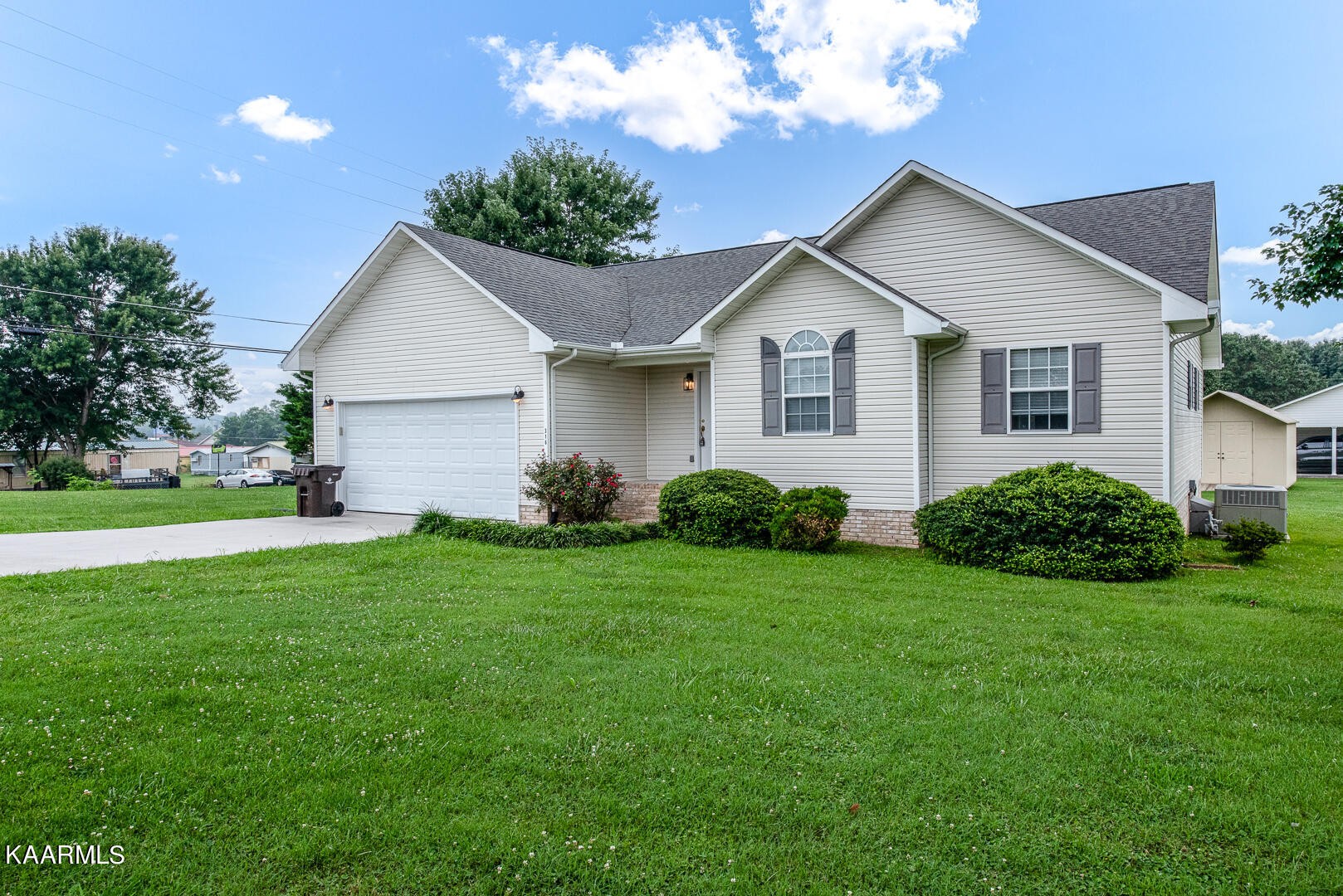 316 Isbill Road Madisonville, TN 37354 - Photo 1 of 38 Gallery Image 1