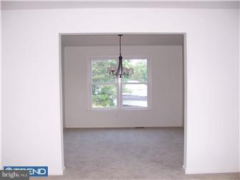 33 Winding Road Pottstown, PA 19464 - Photo 4 of 7 Gallery Image 4