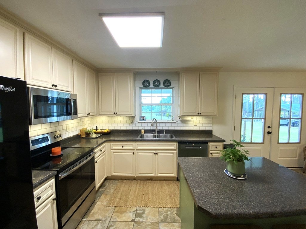 158 Empress Road Quitman, GA 31643 - Photo 11 of 68 Gallery Image 11