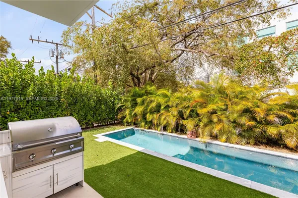 a view of an outdoor space
