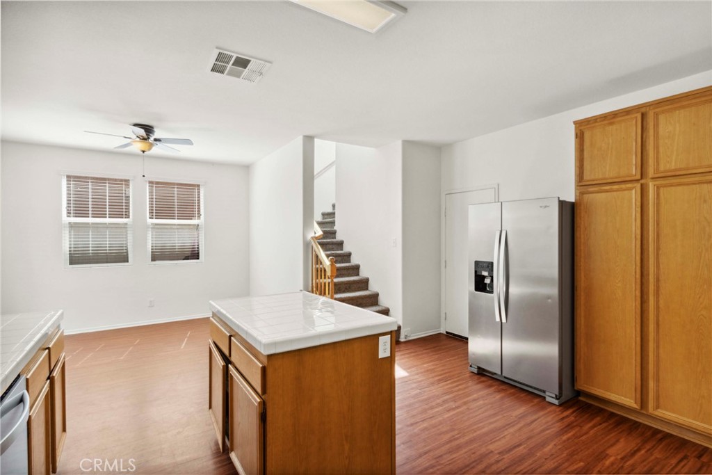 33184 Puffin Street Temecula, CA 92592 - Photo 14 of 54 Kitchen