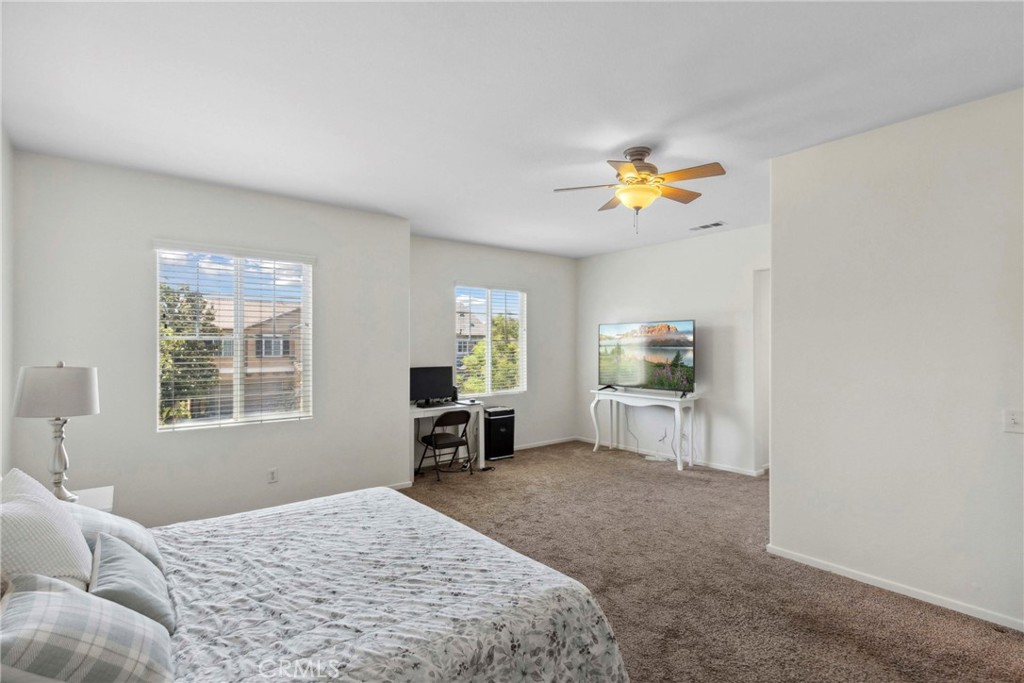 33184 Puffin Street Temecula, CA 92592 - Photo 18 of 54 Primary Suite