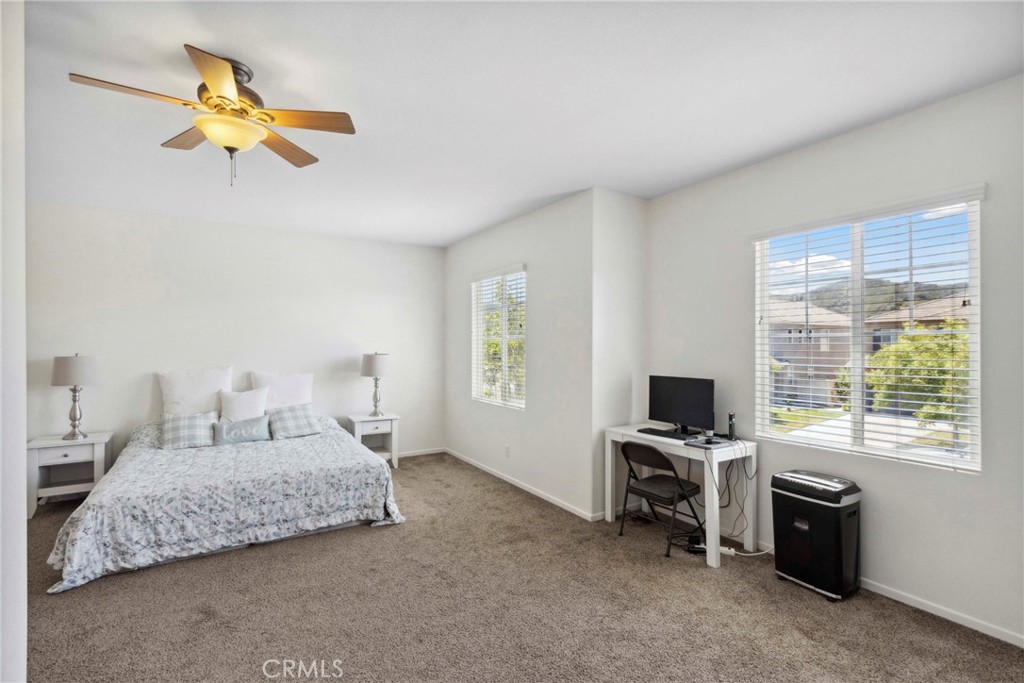 33184 Puffin Street Temecula, CA 92592 - Photo 22 of 54 Primary Suite