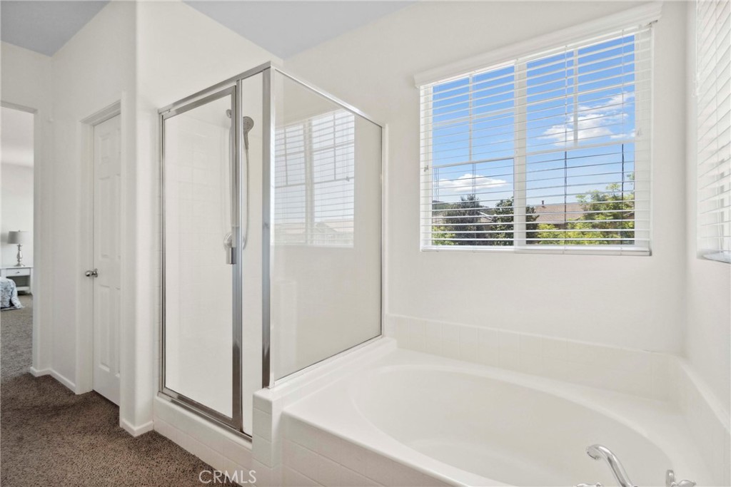 33184 Puffin Street Temecula, CA 92592 - Photo 28 of 54 Primary Suite