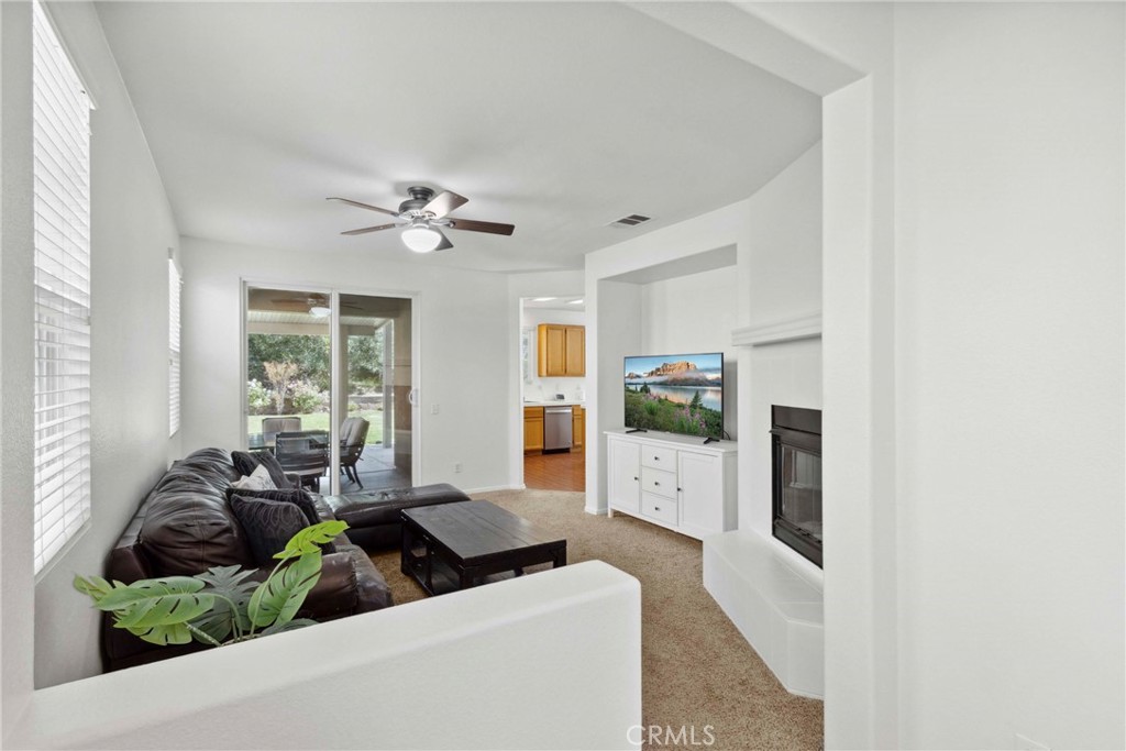 33184 Puffin Street Temecula, CA 92592 - Photo 5 of 54 Entry Way