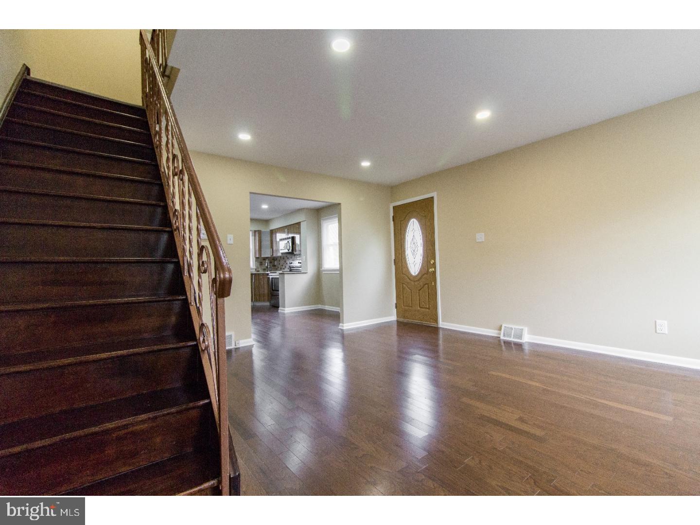 9948 Medway Road Philadelphia, PA 19115 - Photo 10 of 21 Living Room