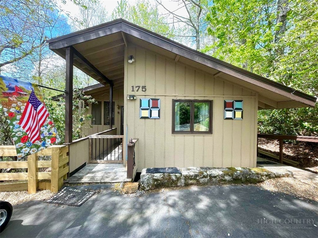 175 Ash Loop Newland, NC 28657 - Photo 3 of 49