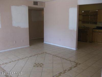 4613 East Almeria Road Phoenix, AZ 85008 - Photo 2 of 21 Living Room