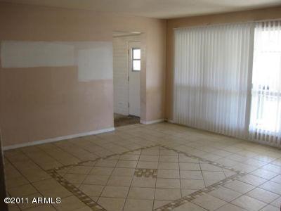 4613 East Almeria Road Phoenix, AZ 85008 - Photo 3 of 21 Living Room