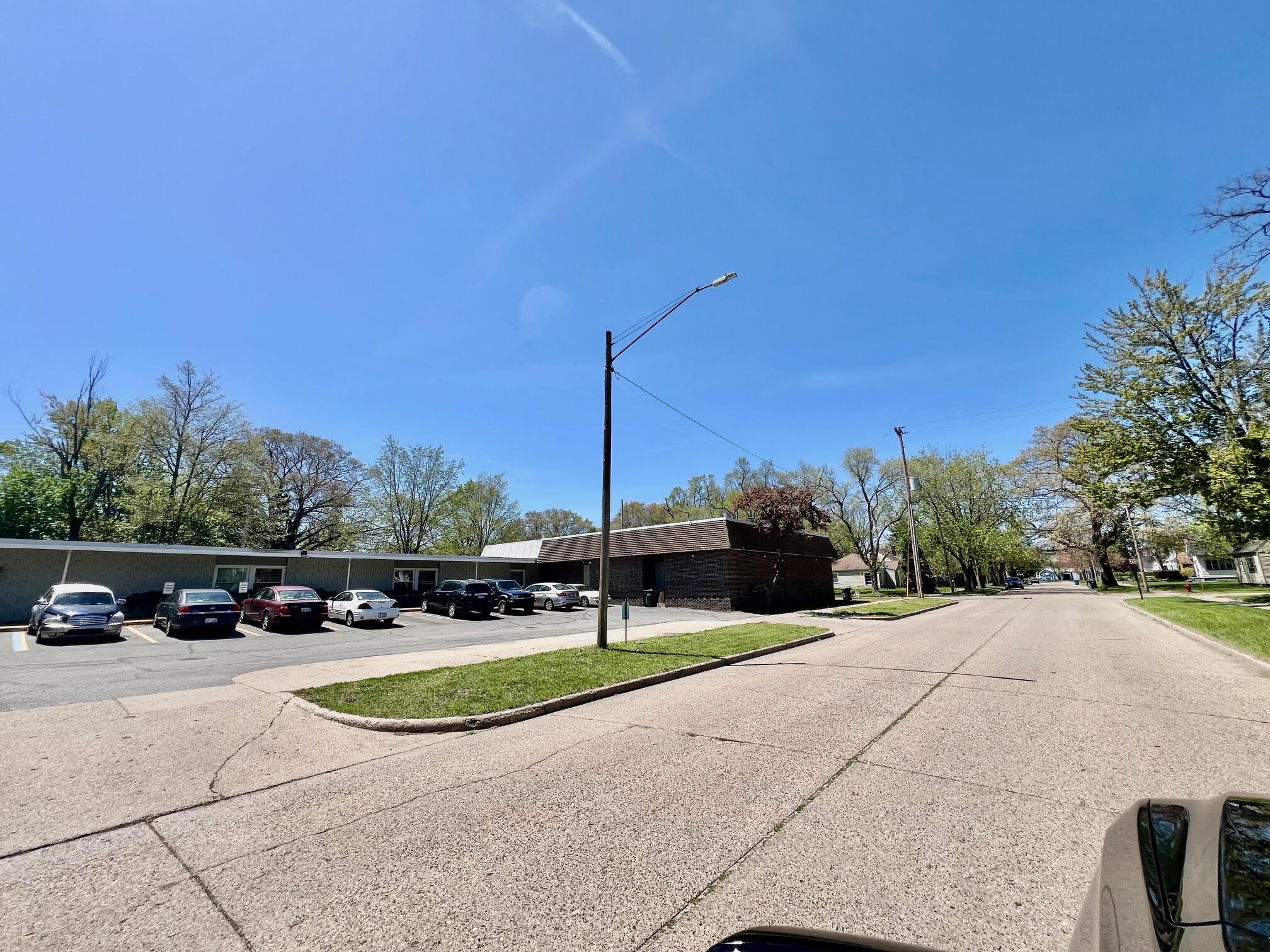 1275 Kenneth Street Muskegon, MI 49442 - Photo 2 of 8 IMG_8337