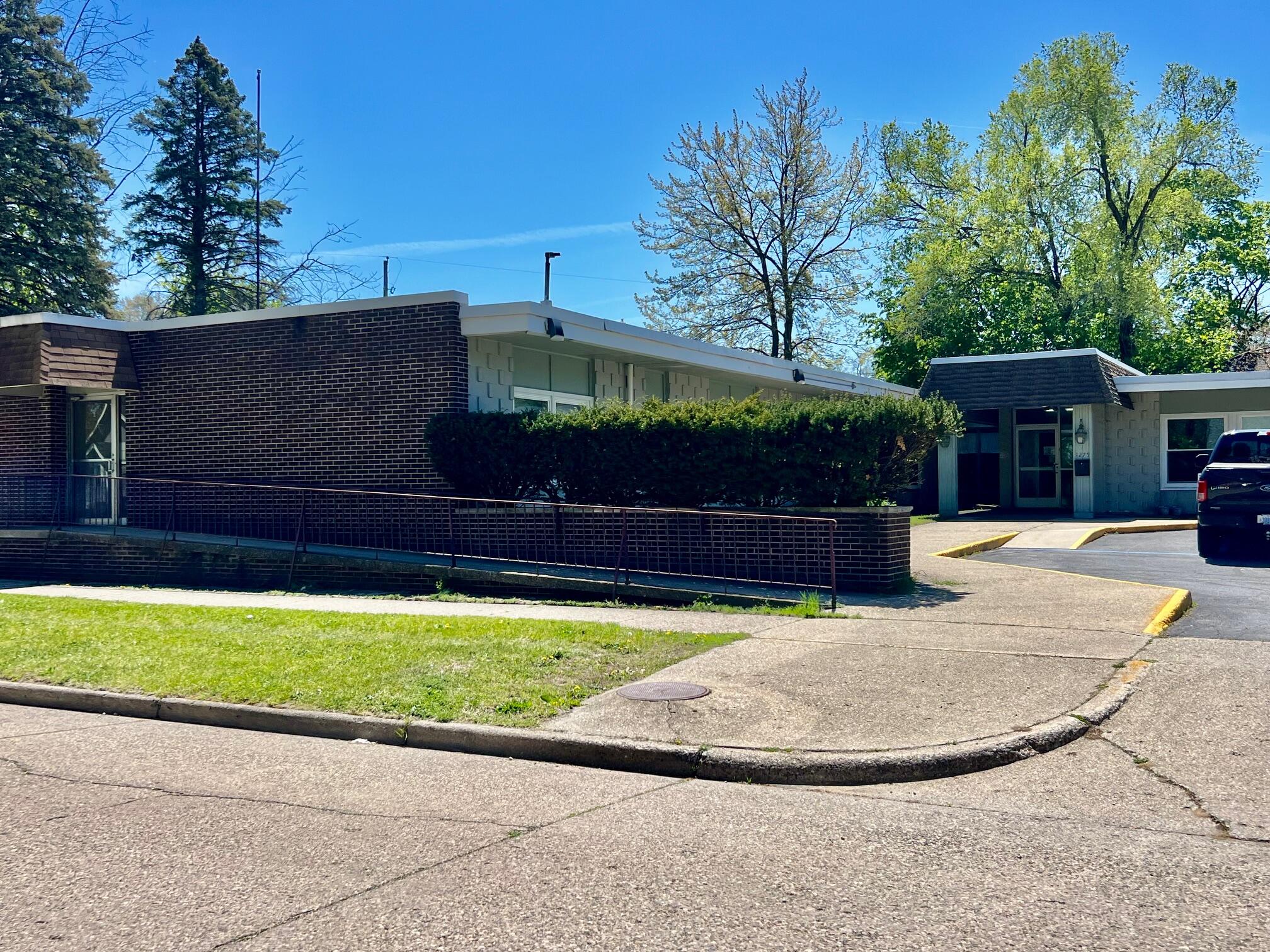 1275 Kenneth Street Muskegon, MI 49442 - Photo 3 of 8 IMG_8335