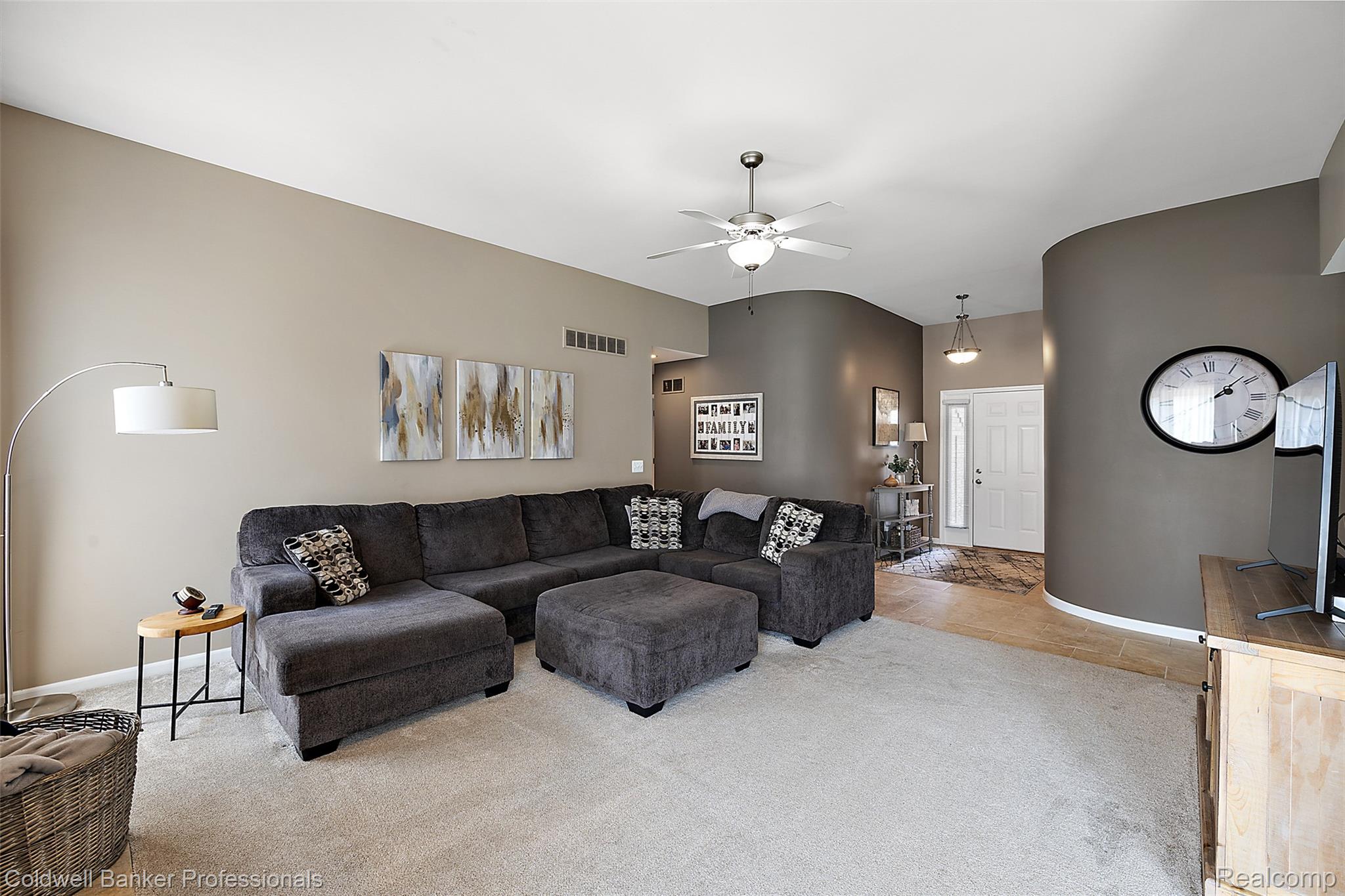 16532 Moore Park Road Macomb, MI 48044 - Photo 6 of 28