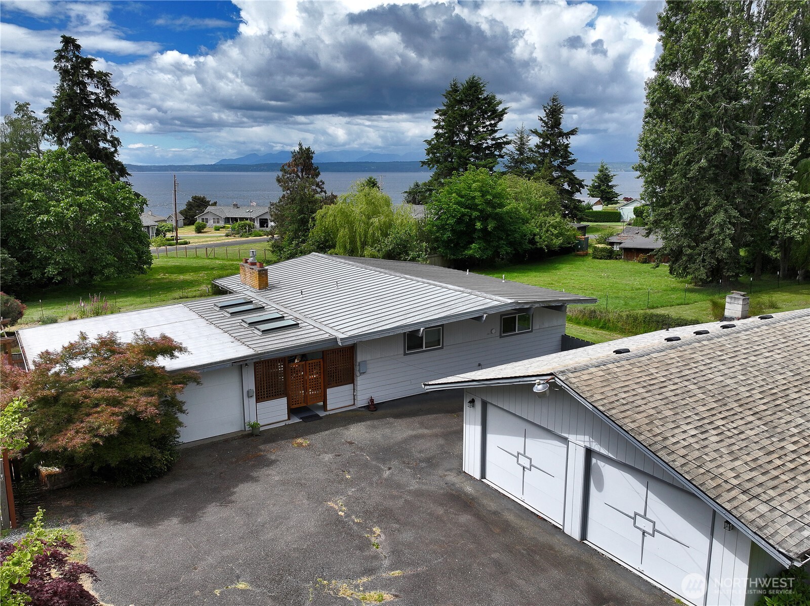 538 East Bush Point Road Freeland, WA 98249 - Photo 3 of 39