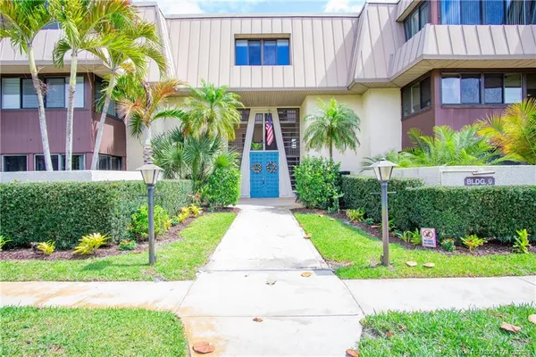 $295,000 | 1800 Southeast St Lucie Boulevard, Unit 9101, Stuart, FL 34996