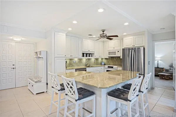 $295,000 | 1800 Southeast St Lucie Boulevard, Unit 9101, Stuart, FL 34996