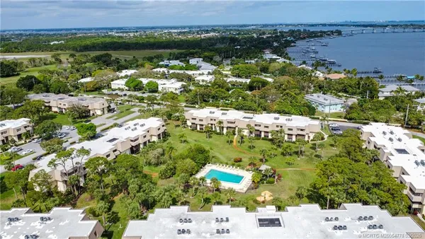 $295,000 | 1800 Southeast St Lucie Boulevard, Unit 9101, Stuart, FL 34996