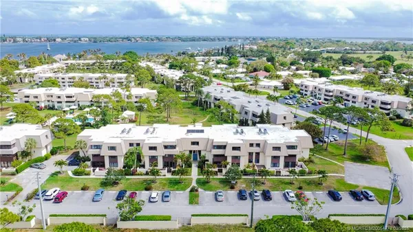 $295,000 | 1800 Southeast St Lucie Boulevard, Unit 9101, Stuart, FL 34996